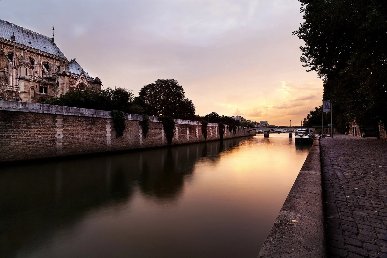 Sunrise along the Seine beside Notre-Dame