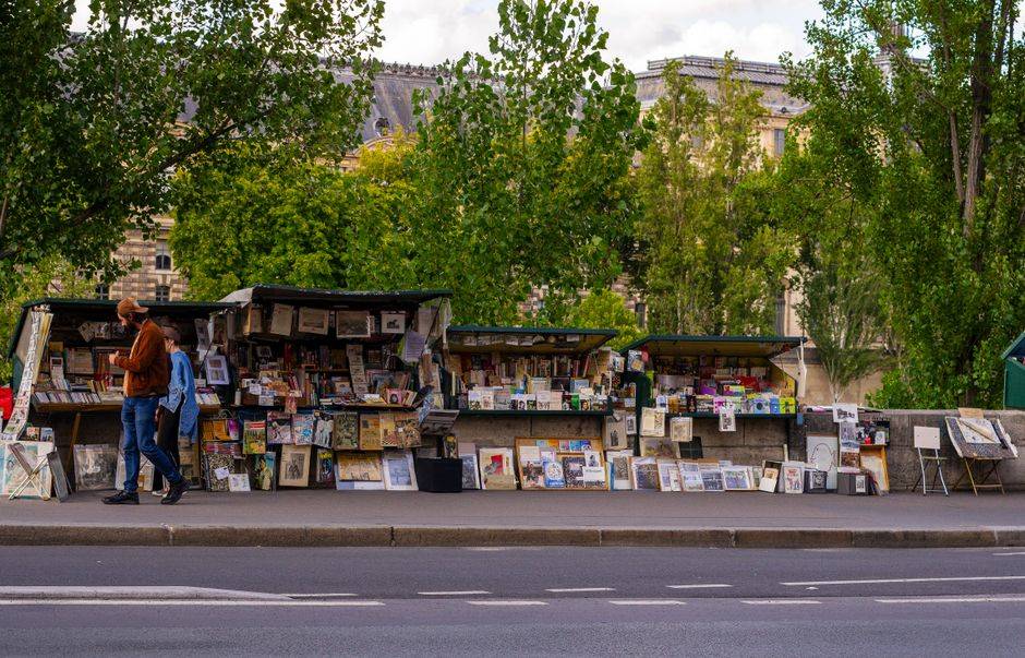 The bouquinistes along the Seine