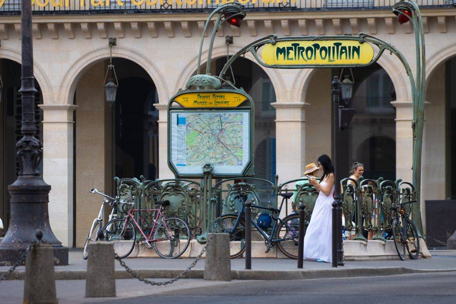 A Métro entrance near Palais Royal