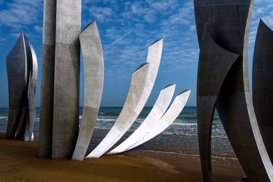 Les Braves memorial on Omaha Beach