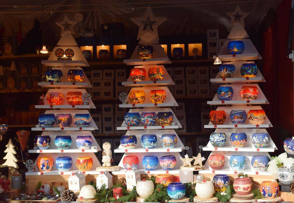 Gifts at a Christmas market stall, illustrative photograph
